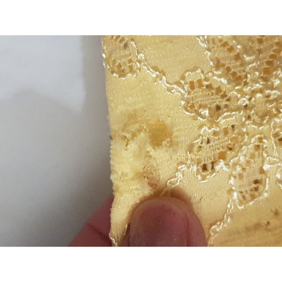 Covington Womens Blouse Size Large Floral Yellow Short Sleeve Embroidered Thread - Picture 13 of 16